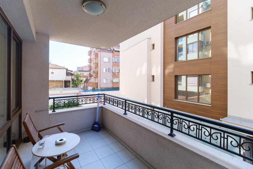 Property building, Patio, Day, View (from property/room), Balcony/Terrace, Seating area