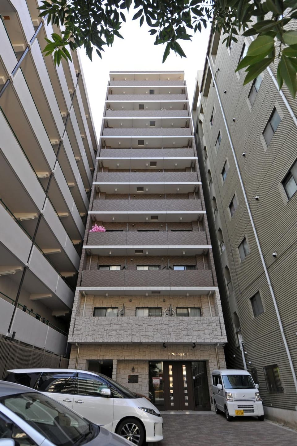 Property building, Day, Street view