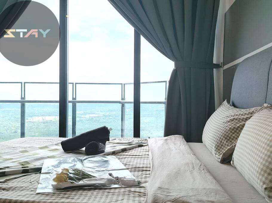 Almas Suites 2Pax Cozy Neflix 100mbps BySTAY Apartment in Johor