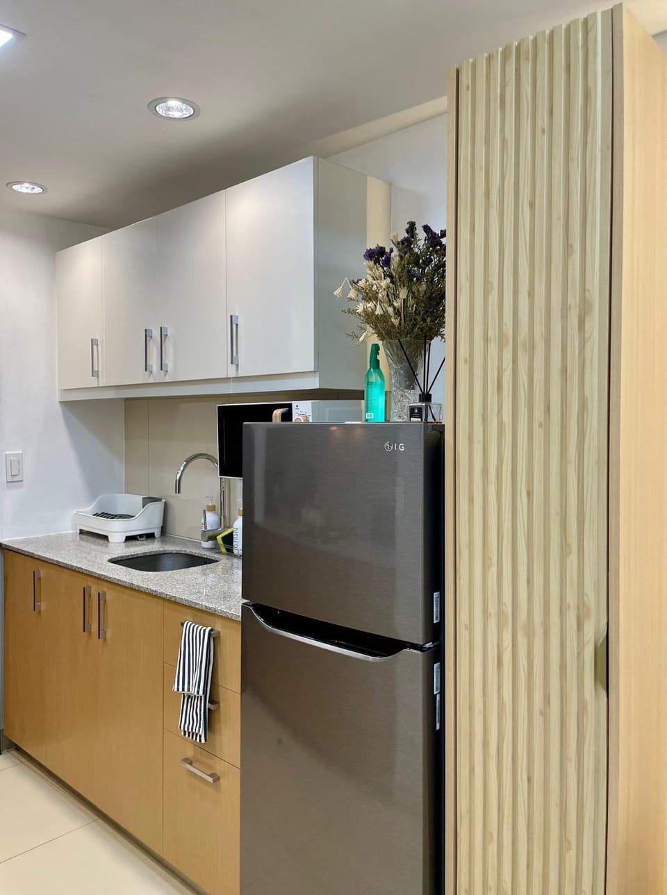 Kitchen or kitchenette, kitchen