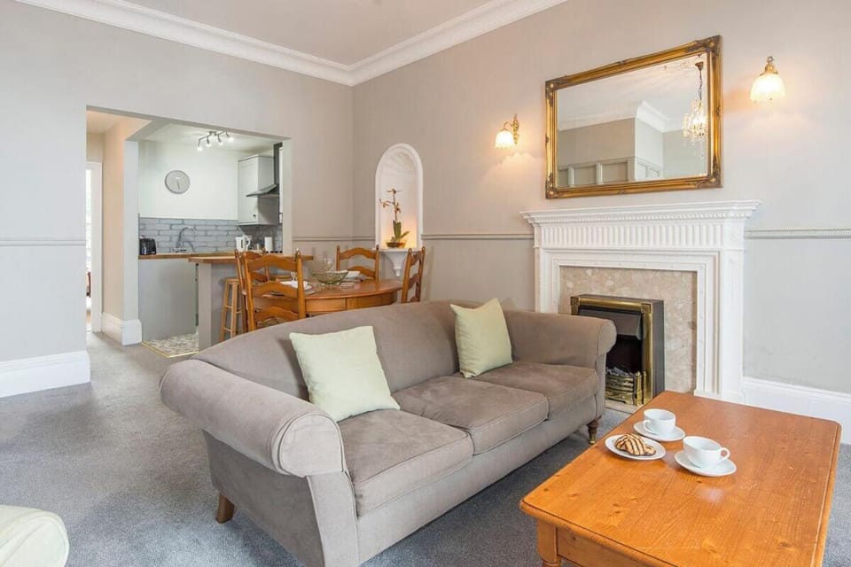 Harbour Heights Apartment in Wales