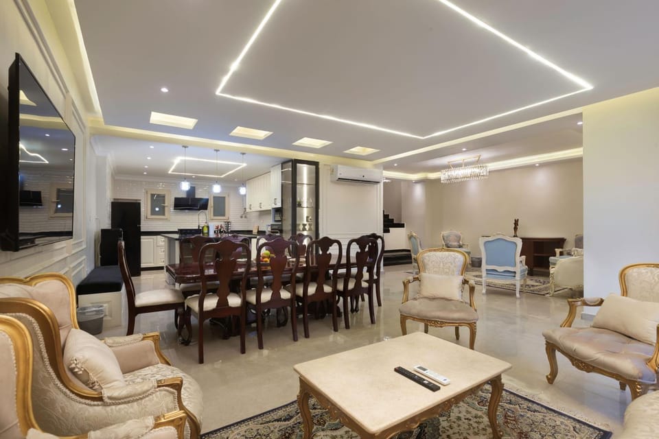 TV and multimedia, Seating area, Dining area