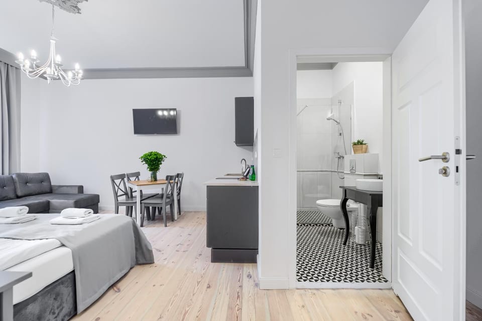 Bathroom, Living room, Seating area, Dining area