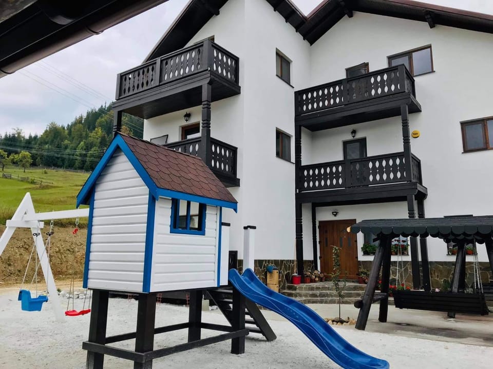 Property building, Day