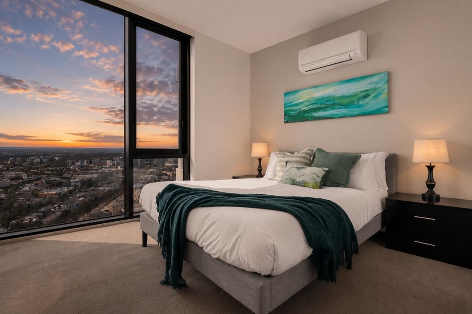 Breathtaking Views at Spacious Apartment in Melbourne CBD with Gym Apartment in Melbourne