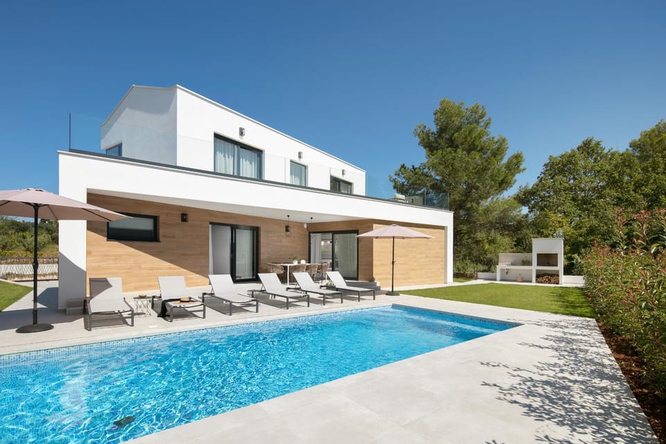 Property building, Swimming pool