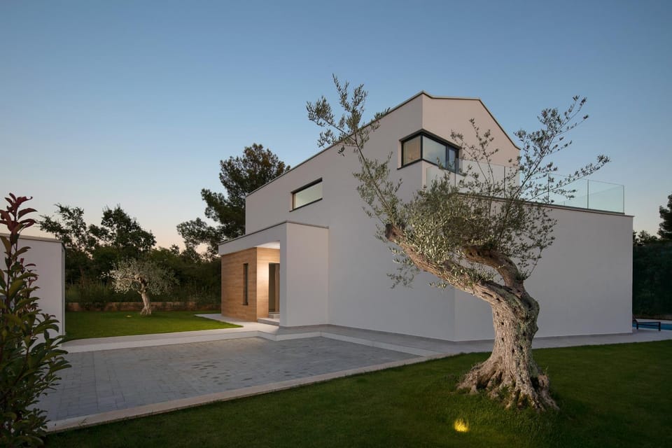 Moderne Luxusvilla Mali Dvor mit Pool 500m am Meer in Porec Villa in Istria County
