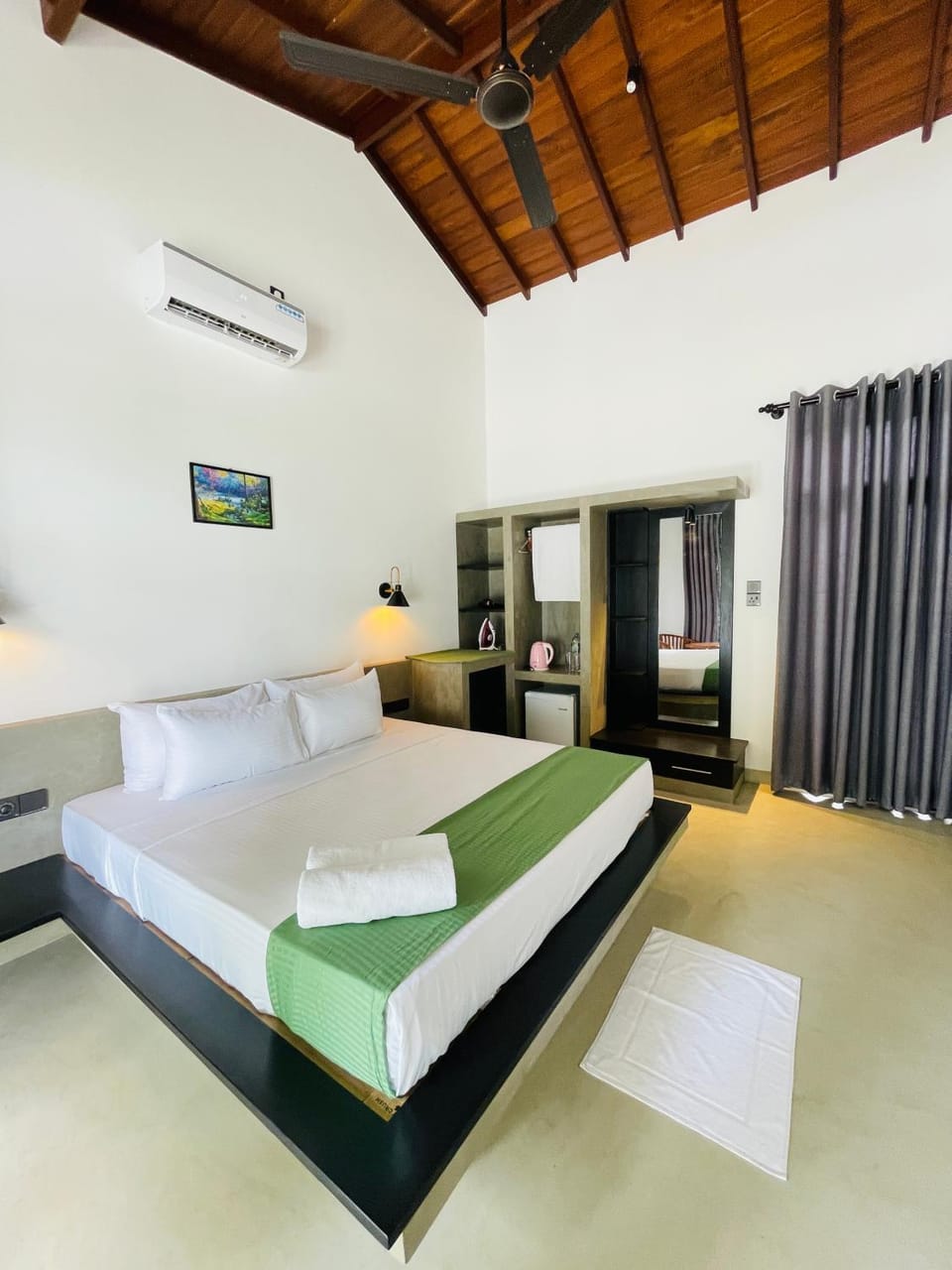 Bed, Bedroom, wardrobe, air conditioner
