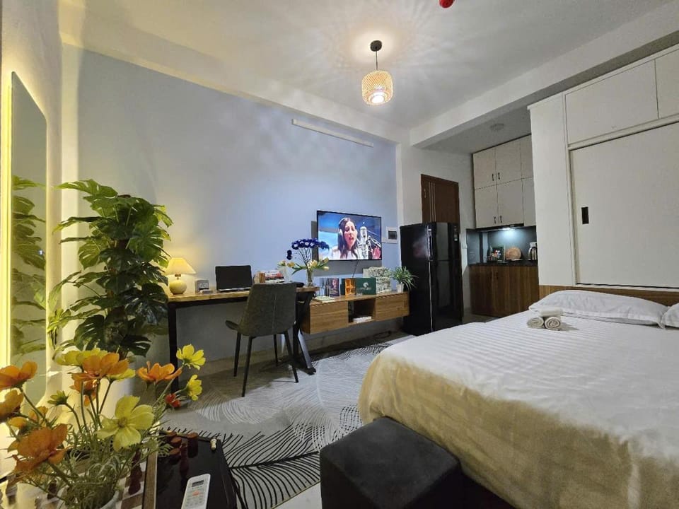 Seating area, Bedroom, wardrobe