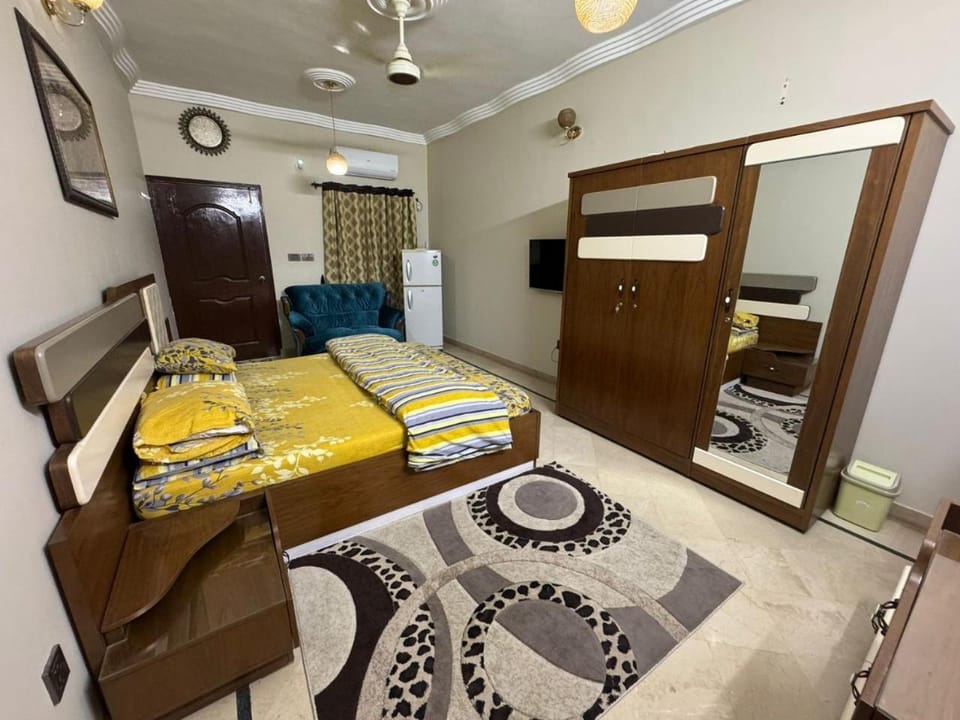 Elegant Penthouse Rooms Gulistan E Joher Blk 14 Vacation rental in Karachi