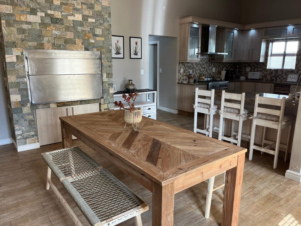 Living room, Seating area, Dining area, pet friendly
