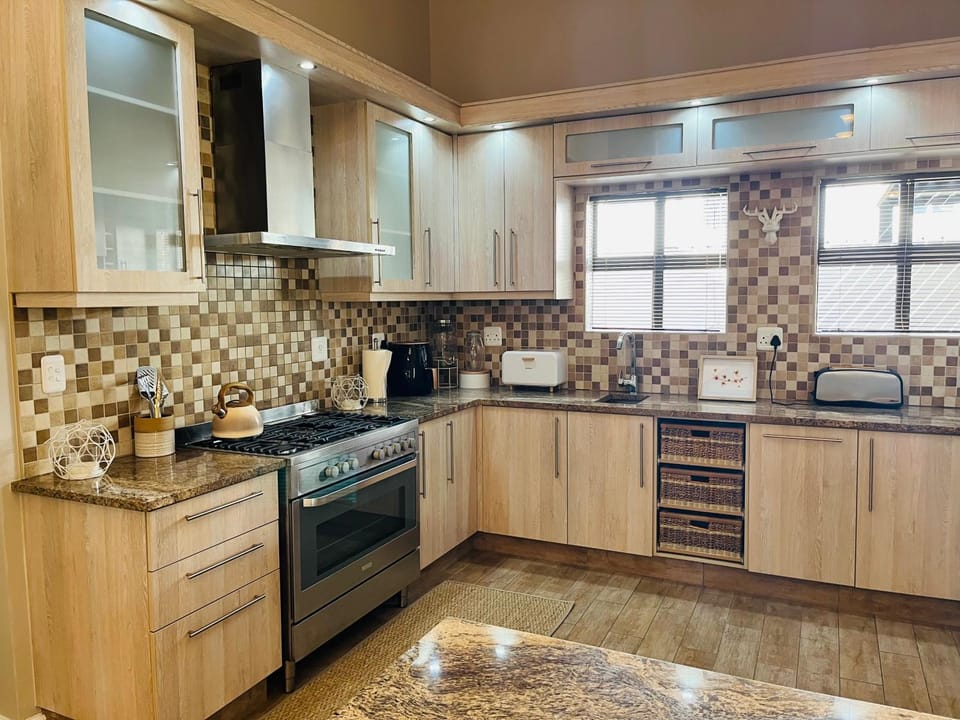 Kitchen or kitchenette, dishwasher, pet friendly, stove, toaster