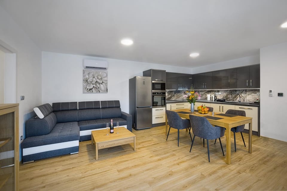 Kitchen or kitchenette, Living room, Dining area, oven, stove