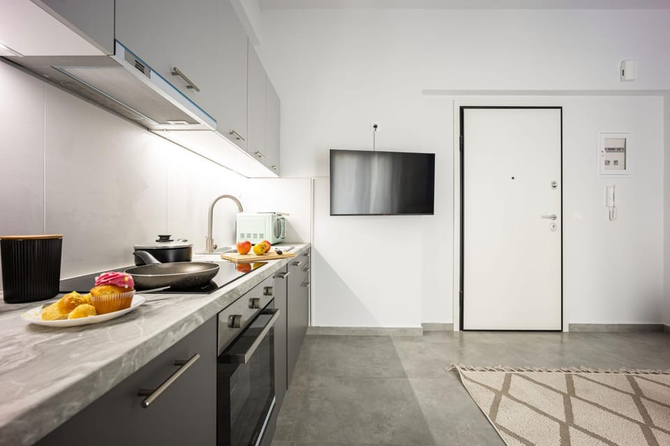 TV and multimedia, stove