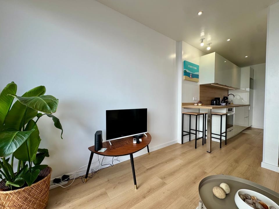 Communal lounge/ TV room, TV and multimedia, Dining area