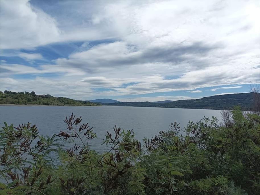 Nearby landmark, Natural landscape, Lake view