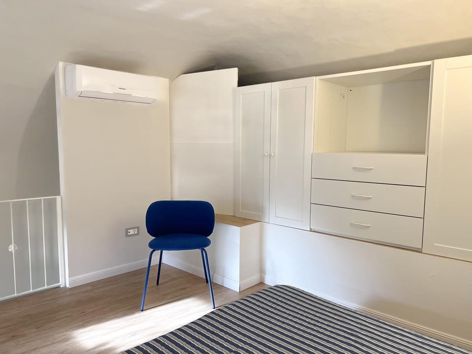 Bedroom, wardrobe