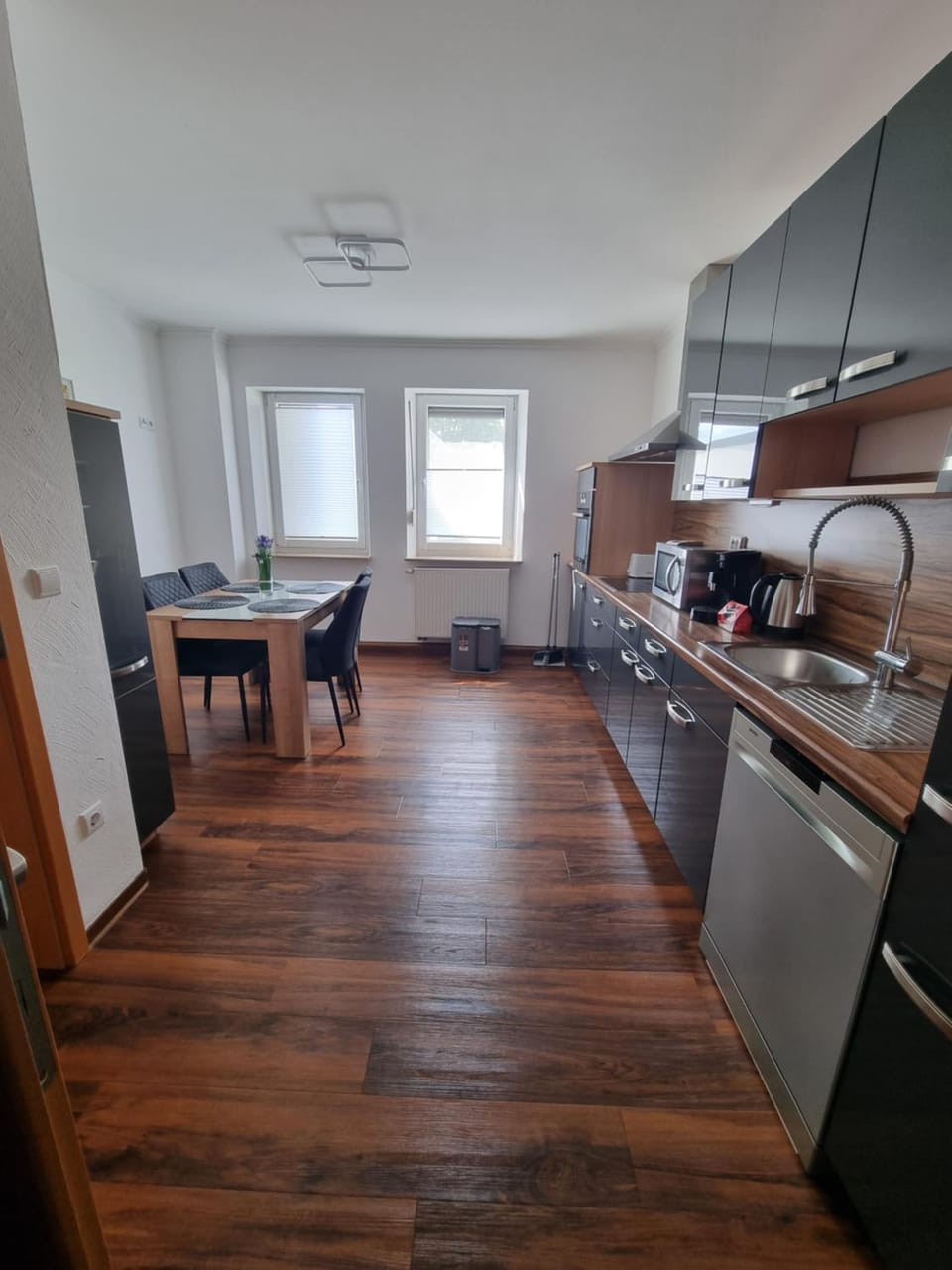 Kitchen or kitchenette, Kitchen or kitchenette, Dining area, dishwasher, oven, stove