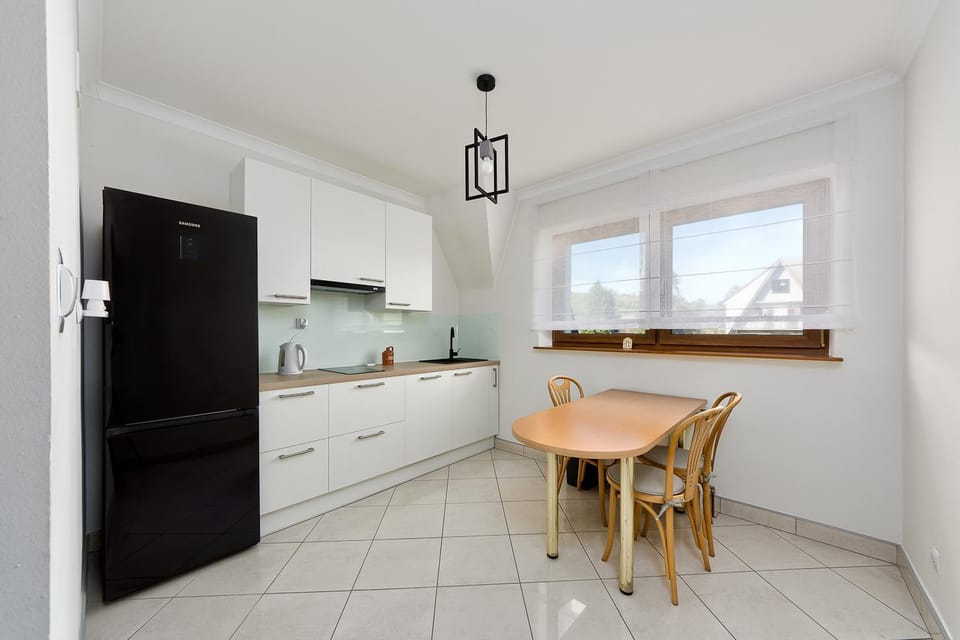 Kitchen or kitchenette, oven