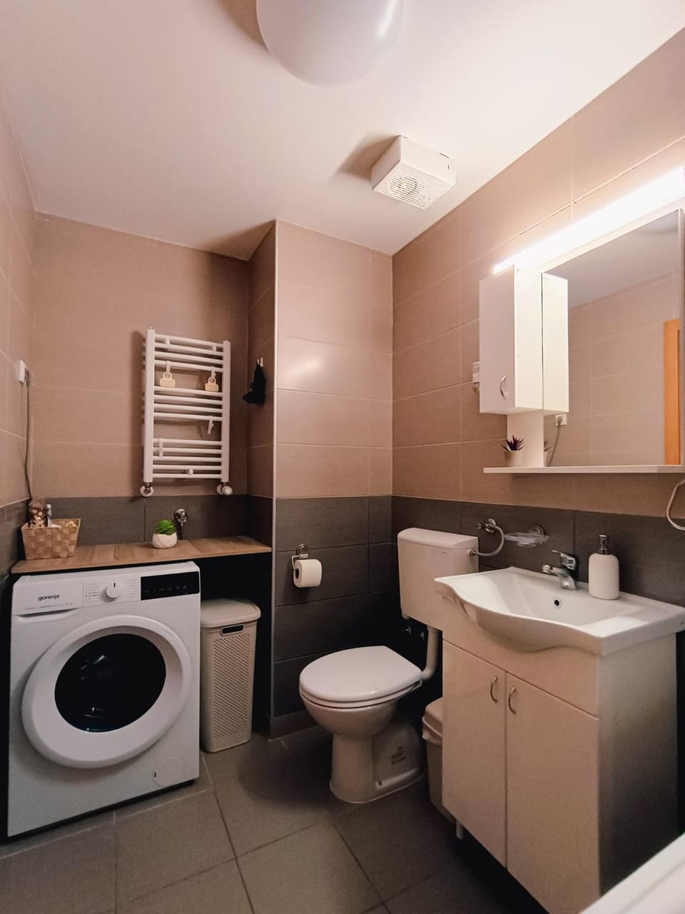 Bathroom, towels, washing machine, dryer
