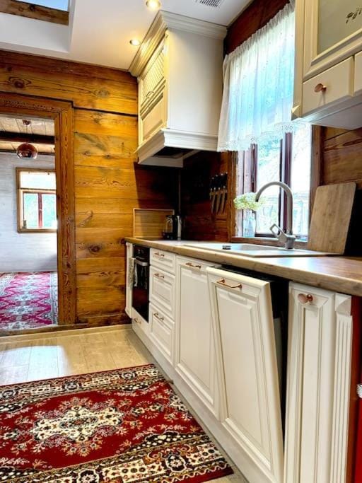 Kitchen or kitchenette, Kitchen or kitchenette, dishwasher, oven, stove