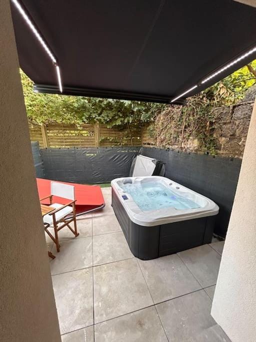 Hot Tub, Spa and wellness centre/facilities