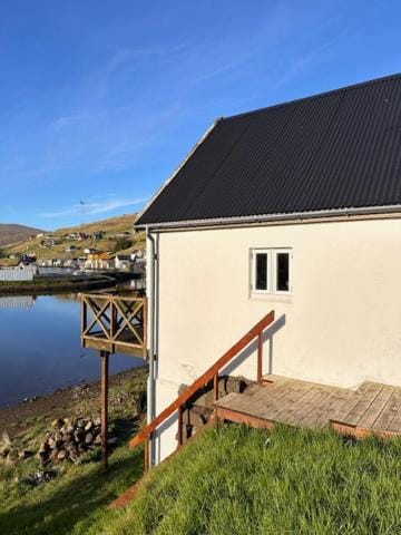 Cottage by the waterfront House in Europe