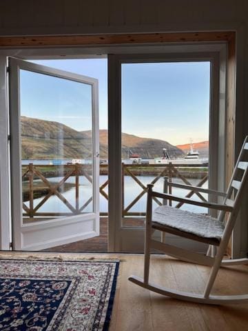 Cottage by the waterfront House in Europe