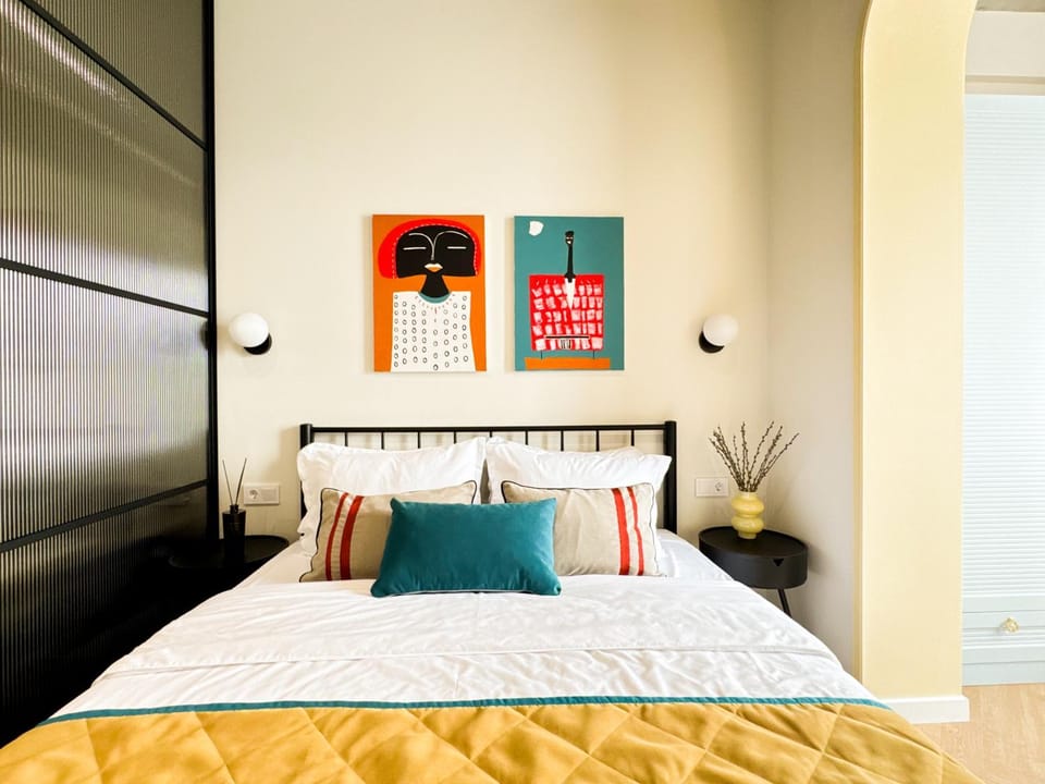 Bed, Bedroom