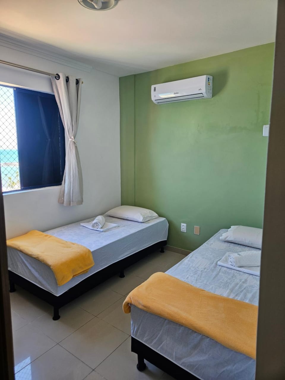 Bed, Photo of the whole room, Bedroom, air conditioner