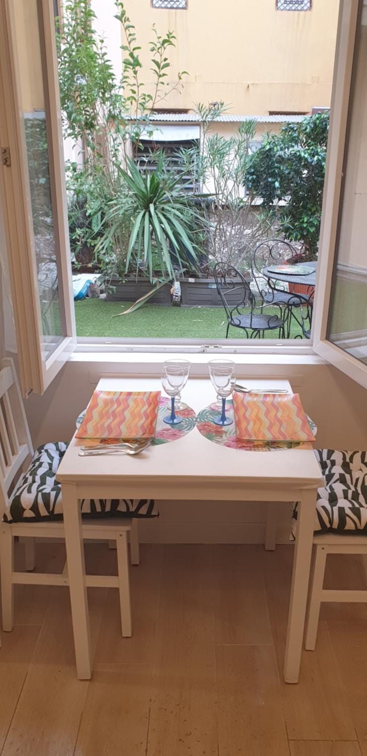 Dining area, Garden view