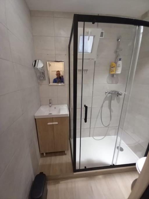Studio Emmé neuf indépendant Nice Centre Apartment in Nice