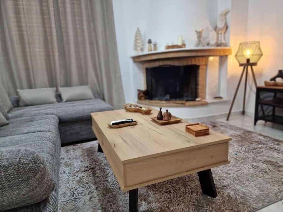 Daphnes Crown Apartment in South Athens
