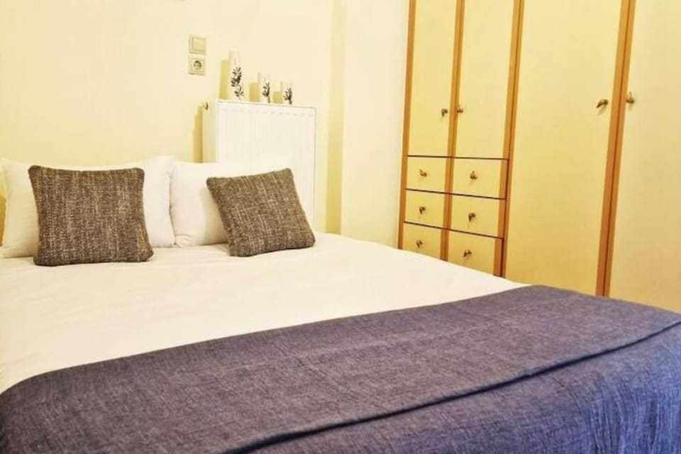 Daphnes Crown Apartment in South Athens