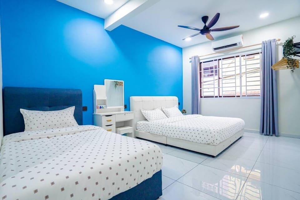 668HomestayTmn Sentosa大丰18Pax Near Mid Valley House in Johor Bahru