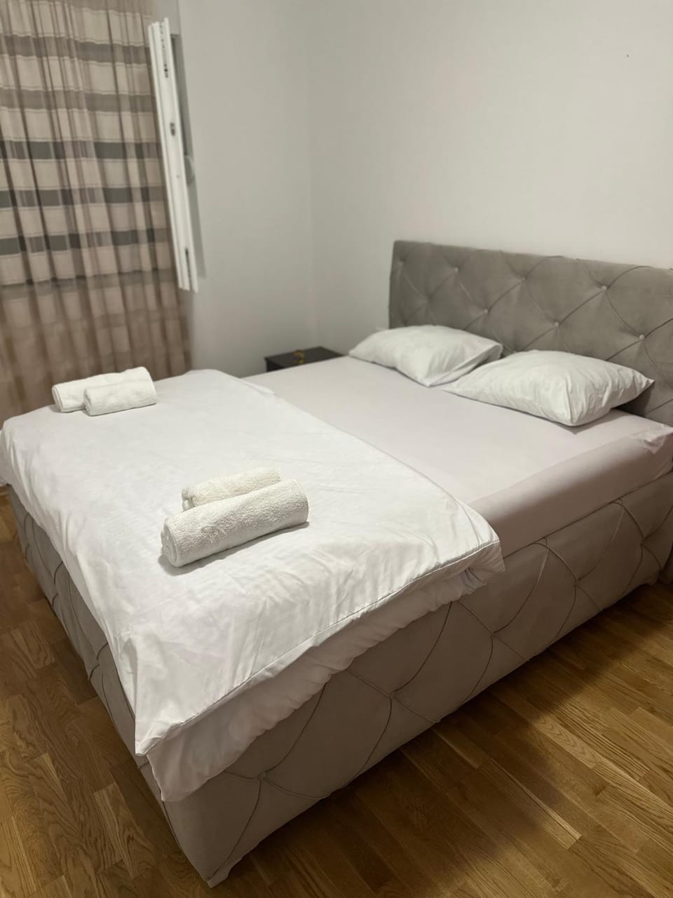 Bed, Photo of the whole room, towels