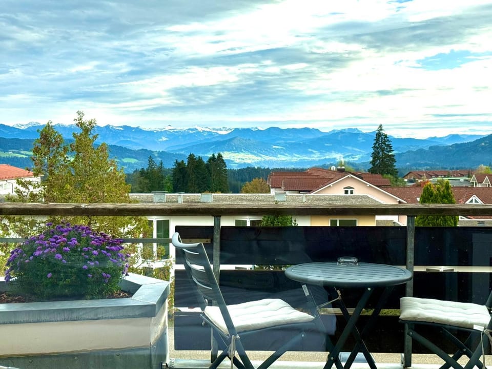 View (from property/room), Balcony/Terrace, Balcony/Terrace, Mountain view