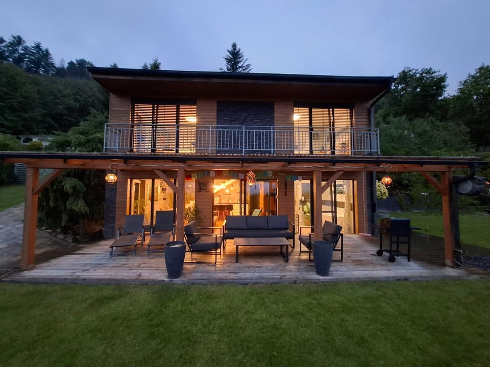 Property building, Seating area