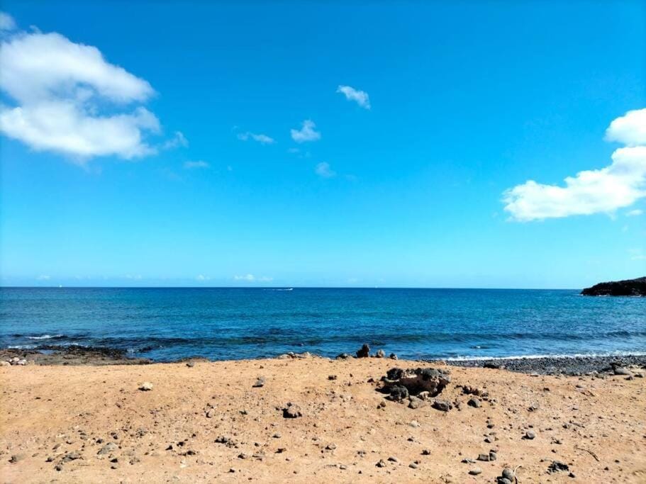 Apartment - Coastal Comfort with Outdoor Lounge - wifi Apartment in Isla de Lanzarote