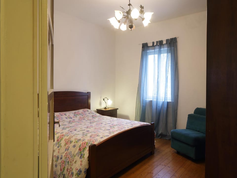 Bed, Other, Photo of the whole room, Decorative detail