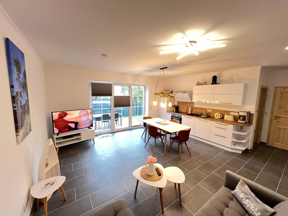 TV and multimedia, Kitchen or kitchenette, Living room, Seating area, Dining area, pet friendly