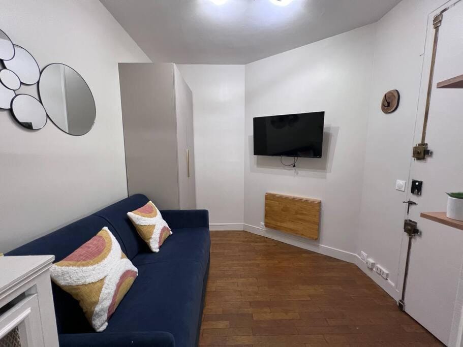 Trocadéro Eiffel Tour - refurbished furnished flat Apartment in Paris