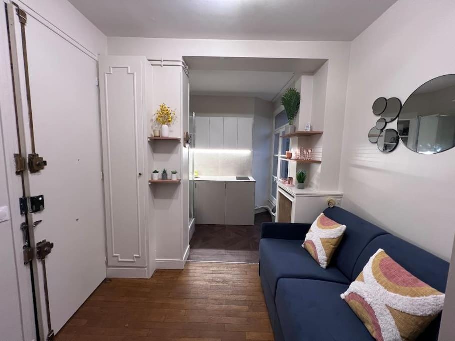 Trocadéro Eiffel Tour - refurbished furnished flat Apartment in Paris