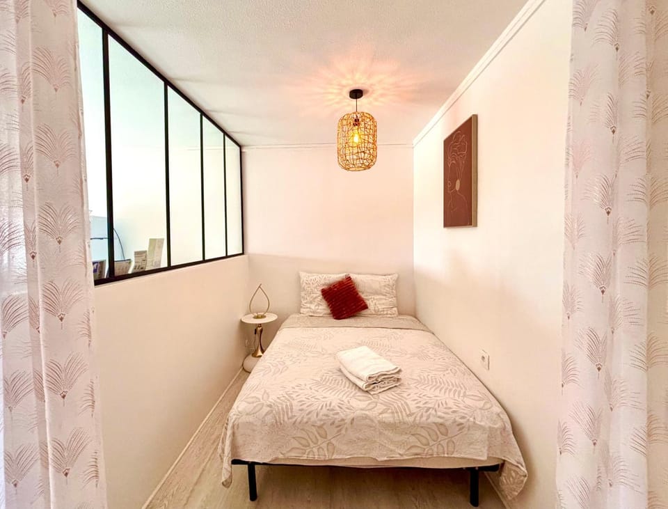 Bed, Night, Bedroom
