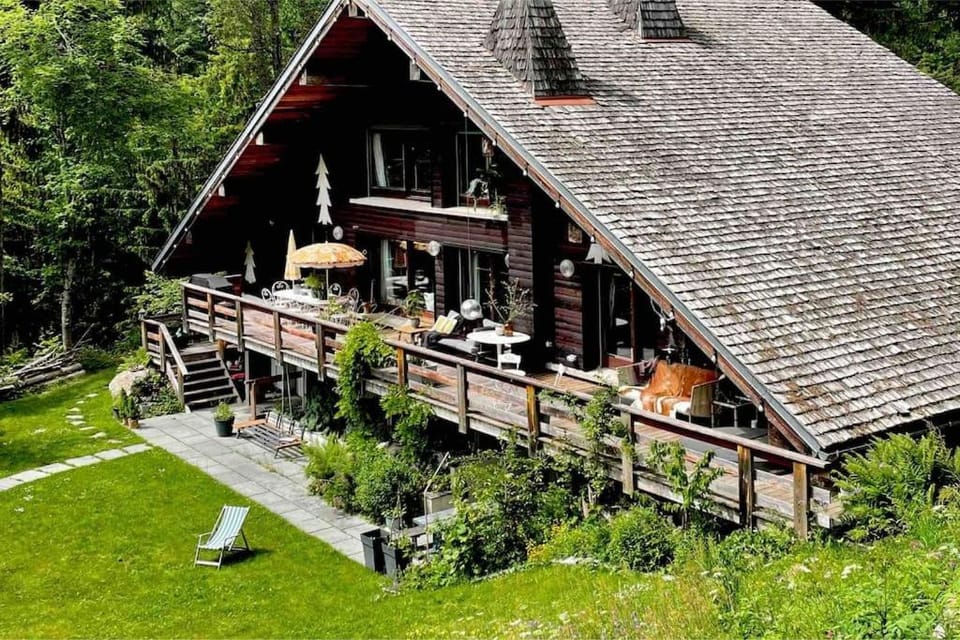 Property building, Spring, Day, Natural landscape, Garden, Table tennis, Balcony/Terrace, Garden view