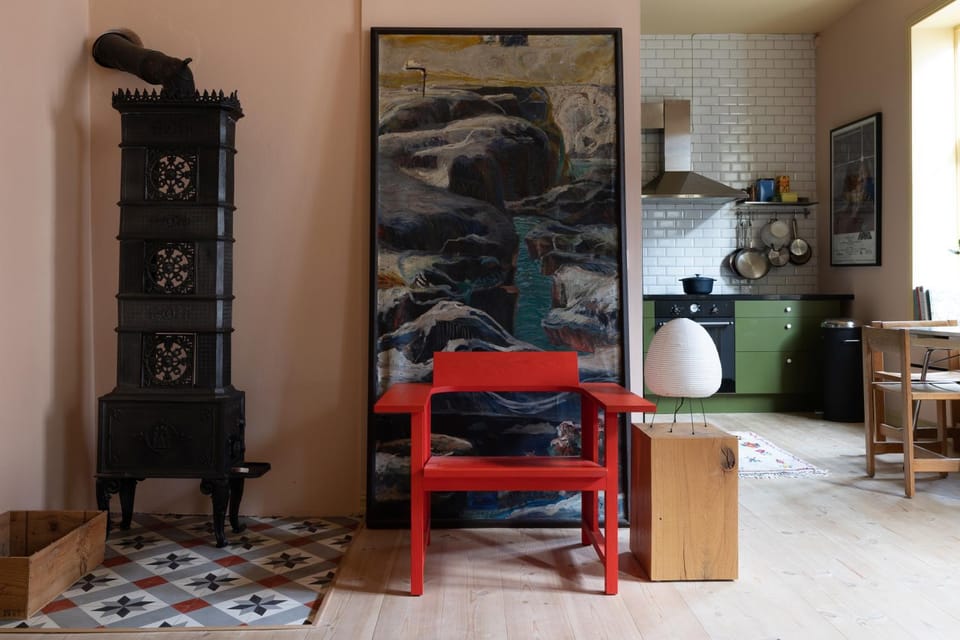Decorative detail, Seating area, fireplace