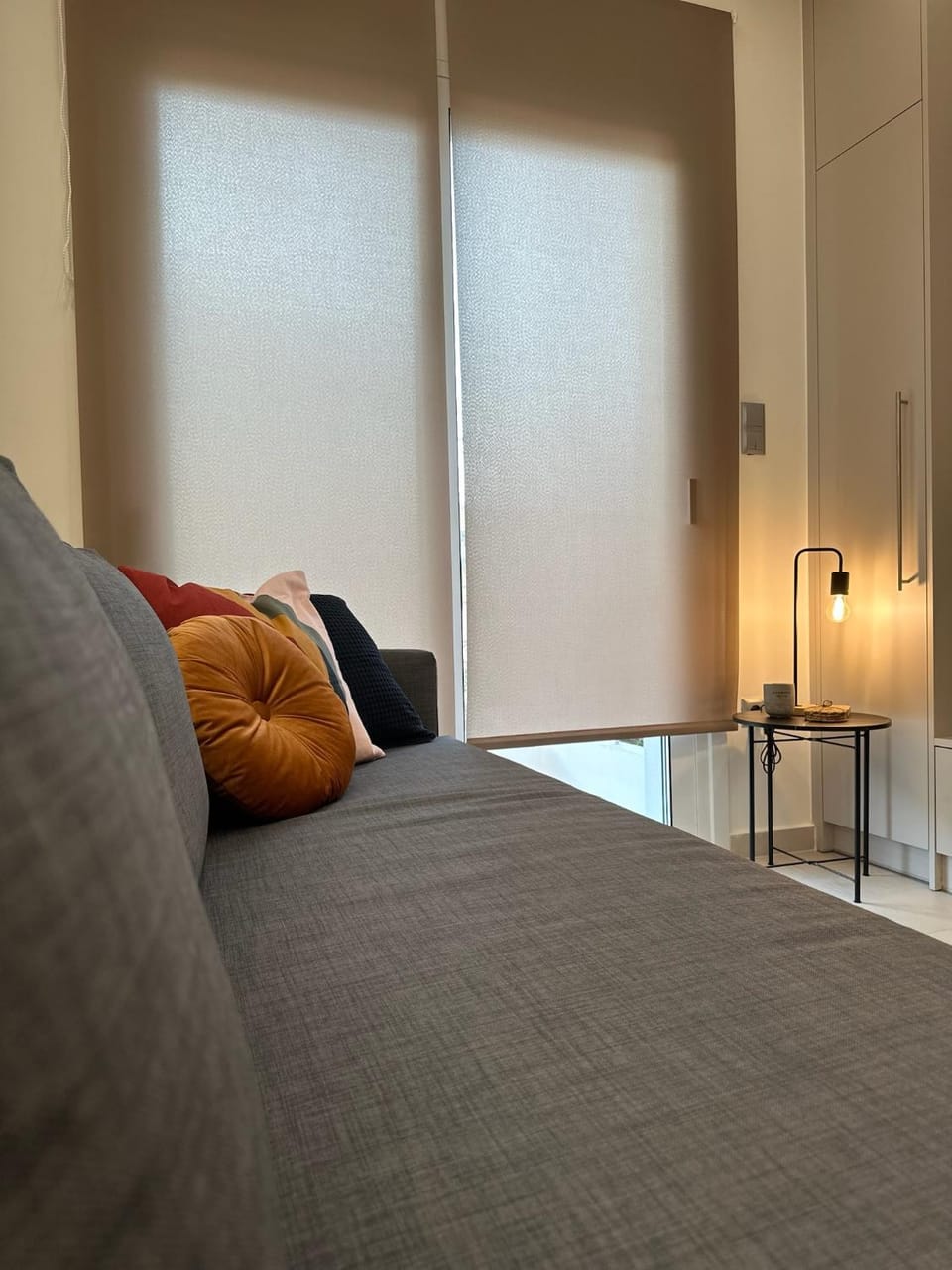 Bed, Seating area