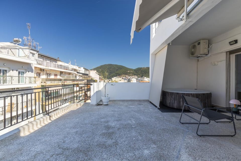 View (from property/room), Balcony/Terrace, Mountain view