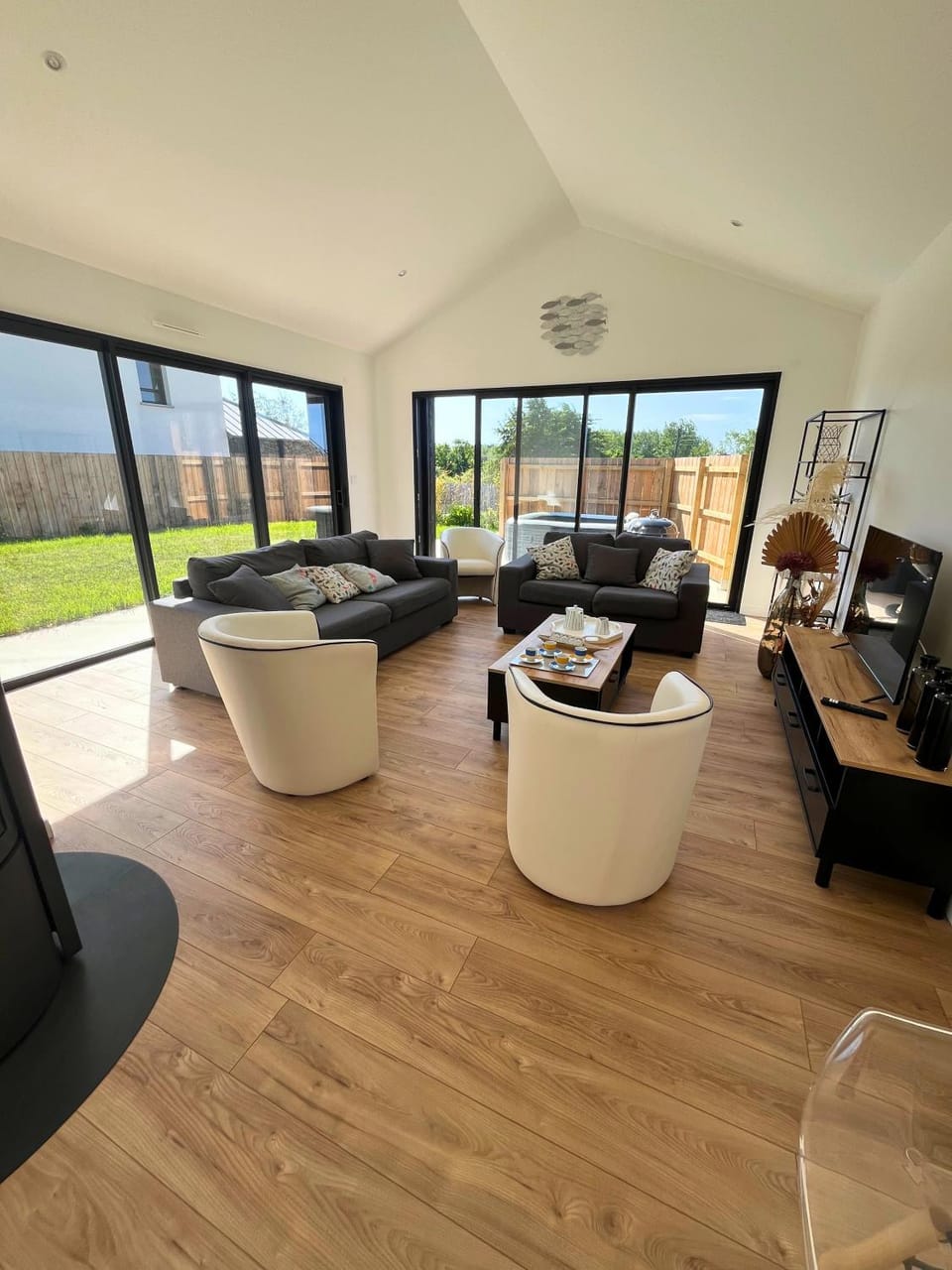 Garden, Hot Tub, TV and multimedia, Living room