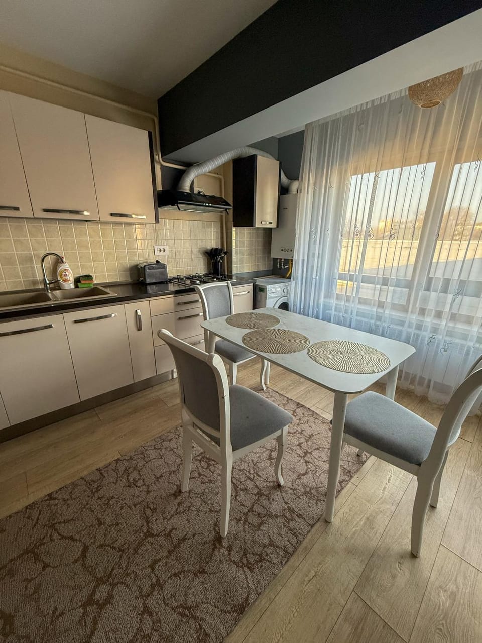 Kitchen or kitchenette, Seating area, Dining area, pet friendly, stove
